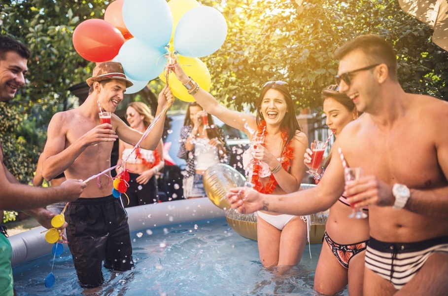 Top 10 Essentials for Hosting the Perfect Summer Party